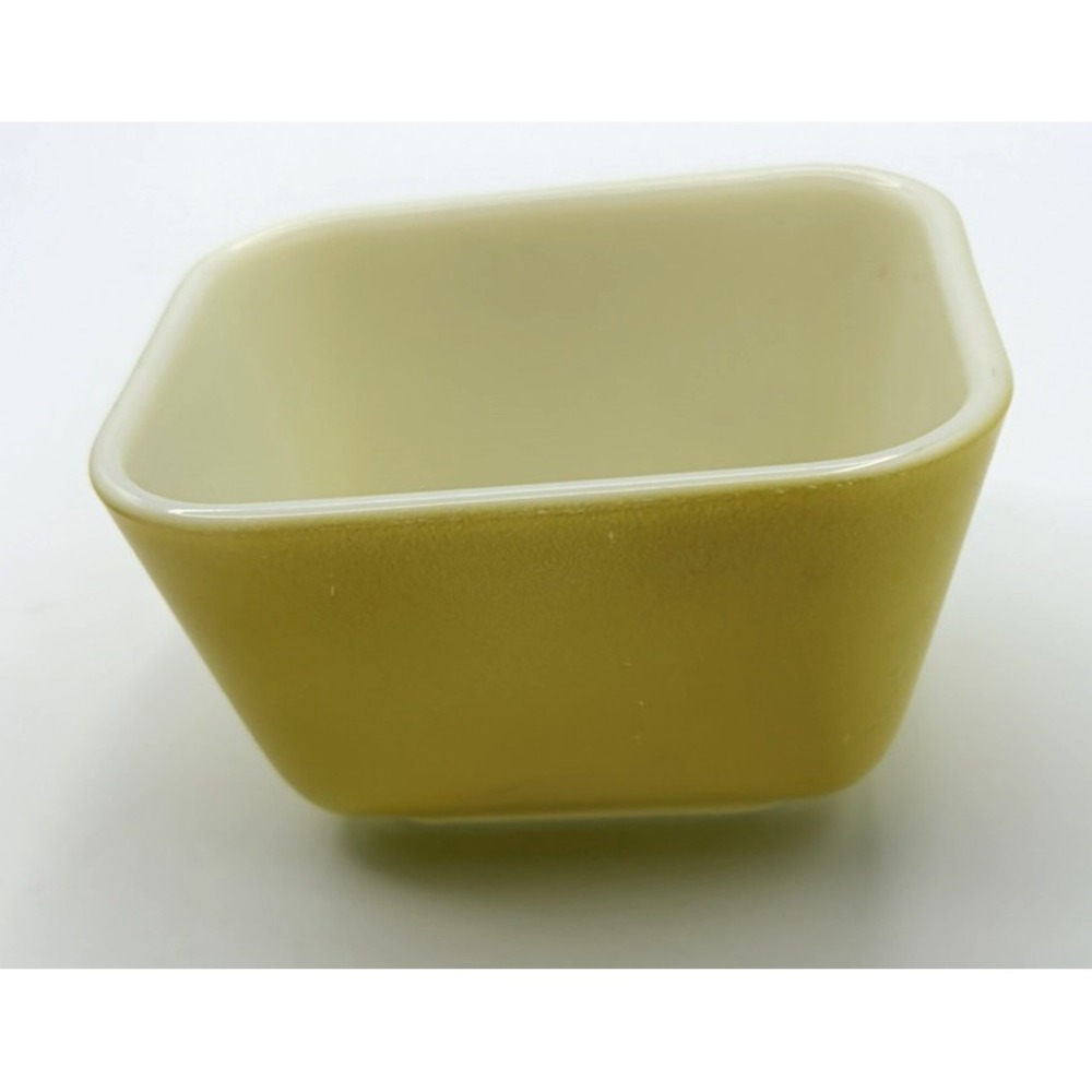 Vintage PYREX 501-B Yellow Refrigerator Dish 1-1/2 Cup NO LID